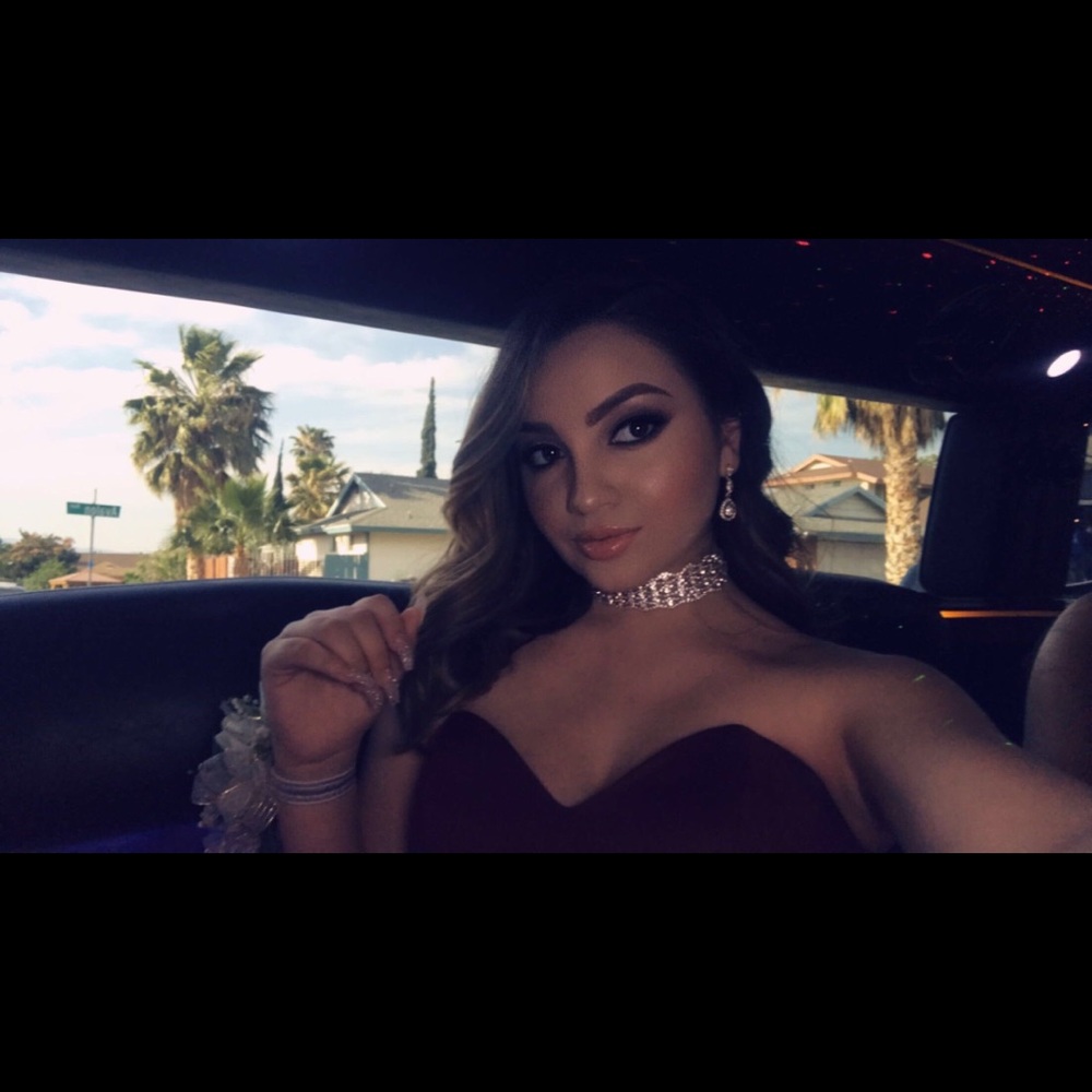 Sparkling chocker